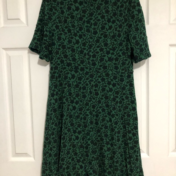 Boden Alexis Jersey dress with green enchanted vine and flowers fluted sleeve - Picture 9 of 15